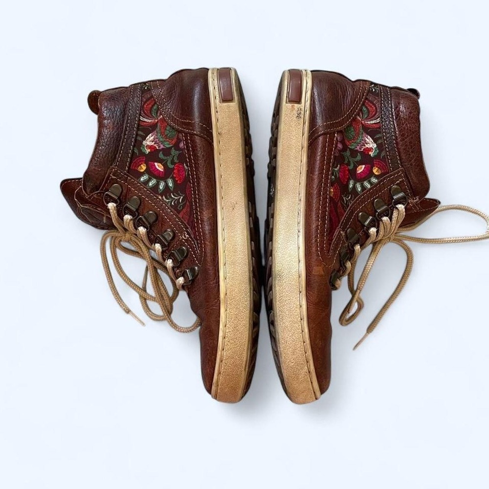 Brown leather Inkkas boots with red embroidered accents size 9